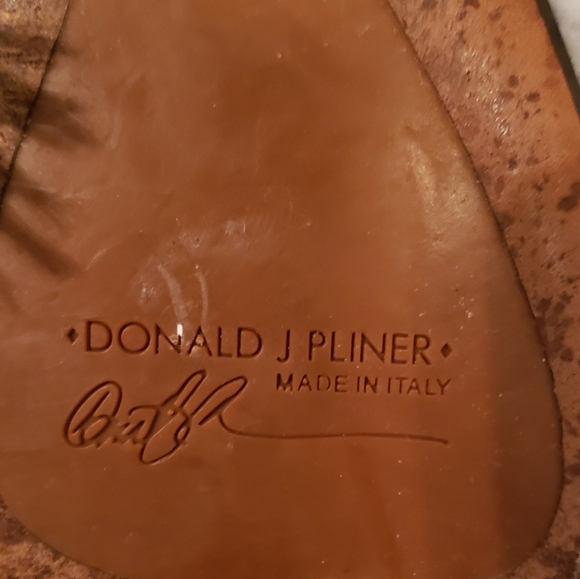 Donald J.Pliner Silver Metallic Crepe Elastic Pointed Toe Knee High Boot 8.5M - Picture 12 of 14